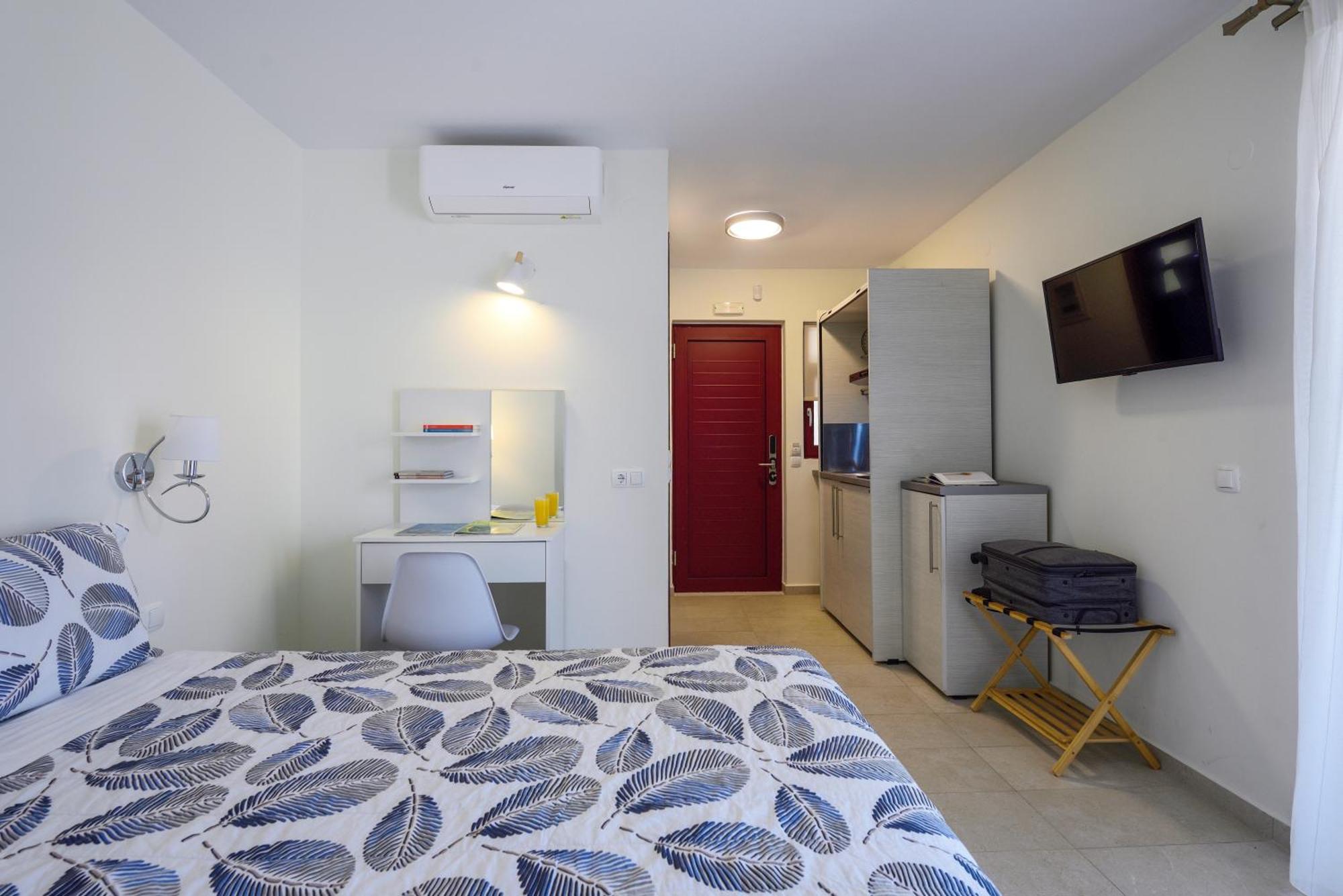 Elpiniki Luxury Rooms Неа-Потидеа Экстерьер фото