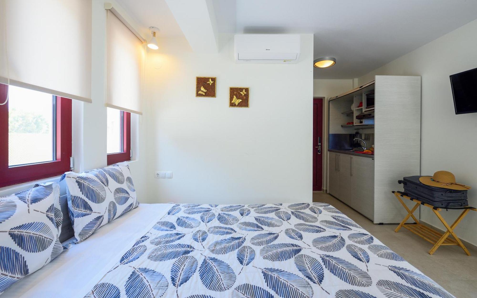 Elpiniki Luxury Rooms Неа-Потидеа Экстерьер фото