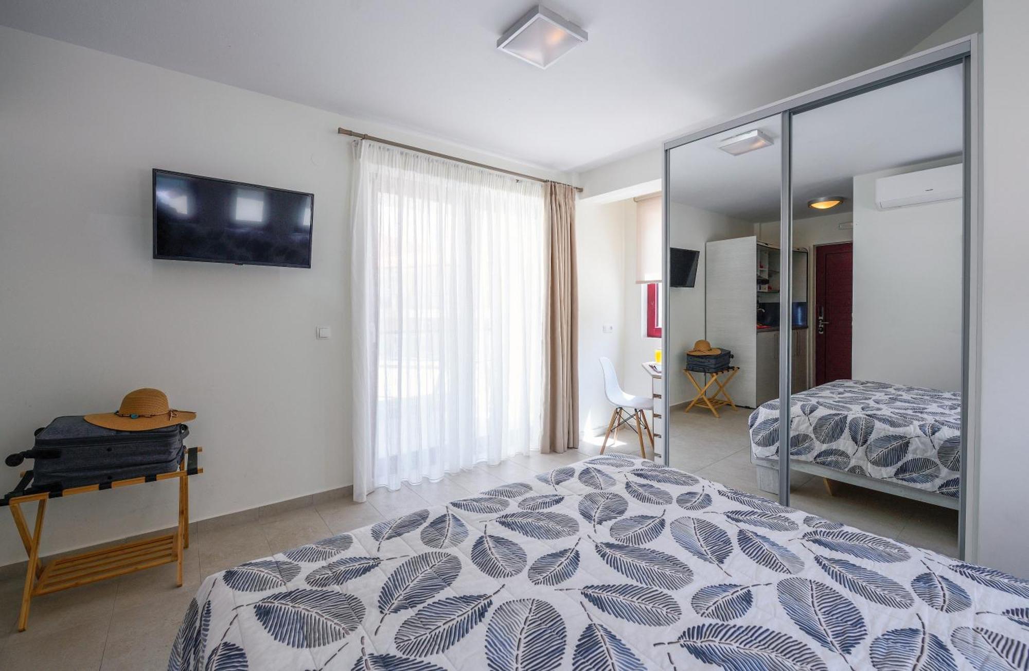 Elpiniki Luxury Rooms Неа-Потидеа Экстерьер фото